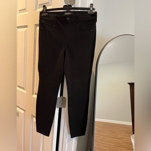Liverpool black skinny dress pants. Petite 4. Pull on